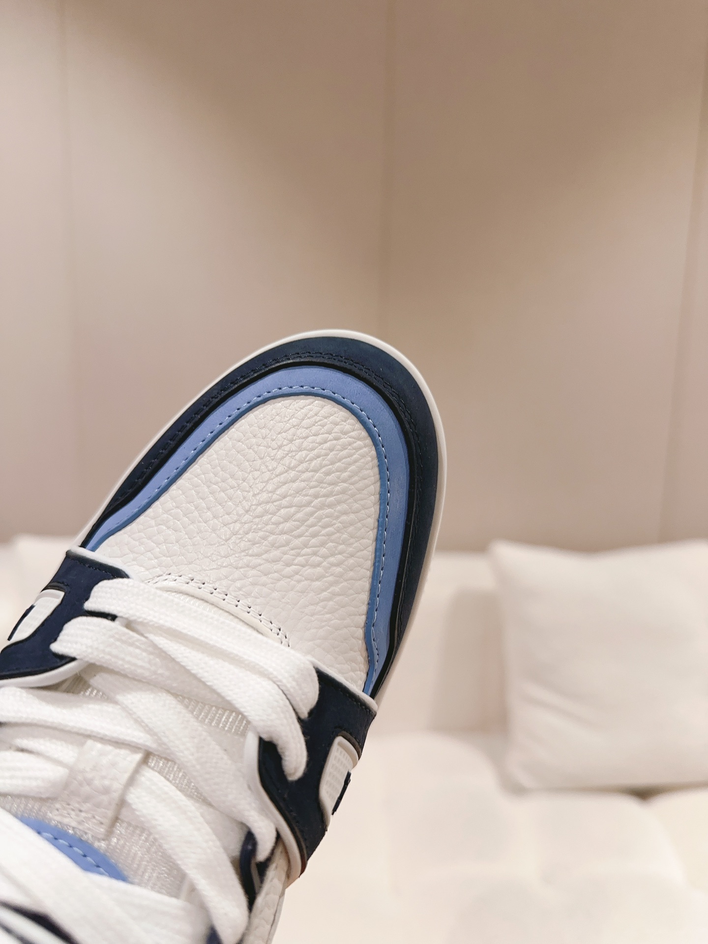 L*V Trainer Blue