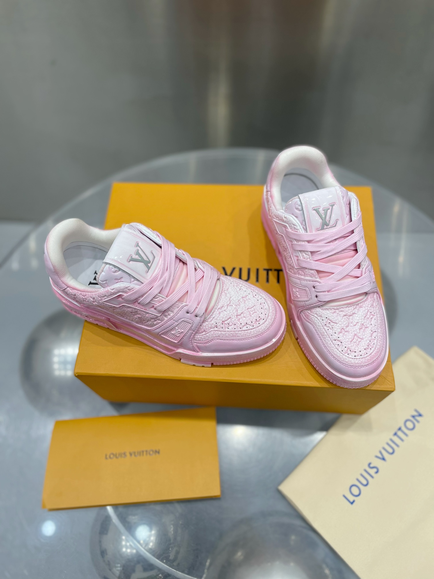 High Quality L*V Trainer Pink for Women