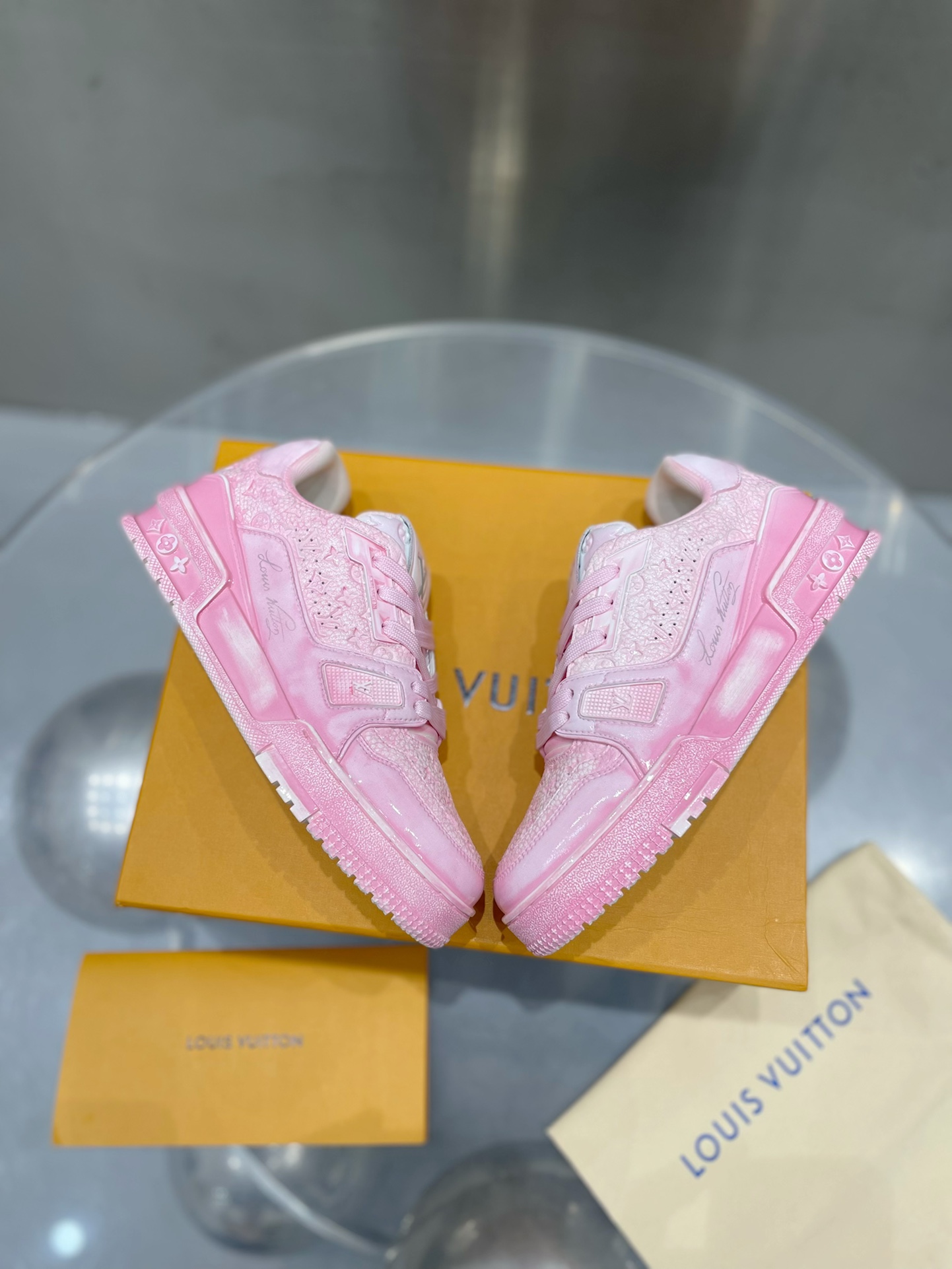 High Quality L*V Trainer Pink for Women