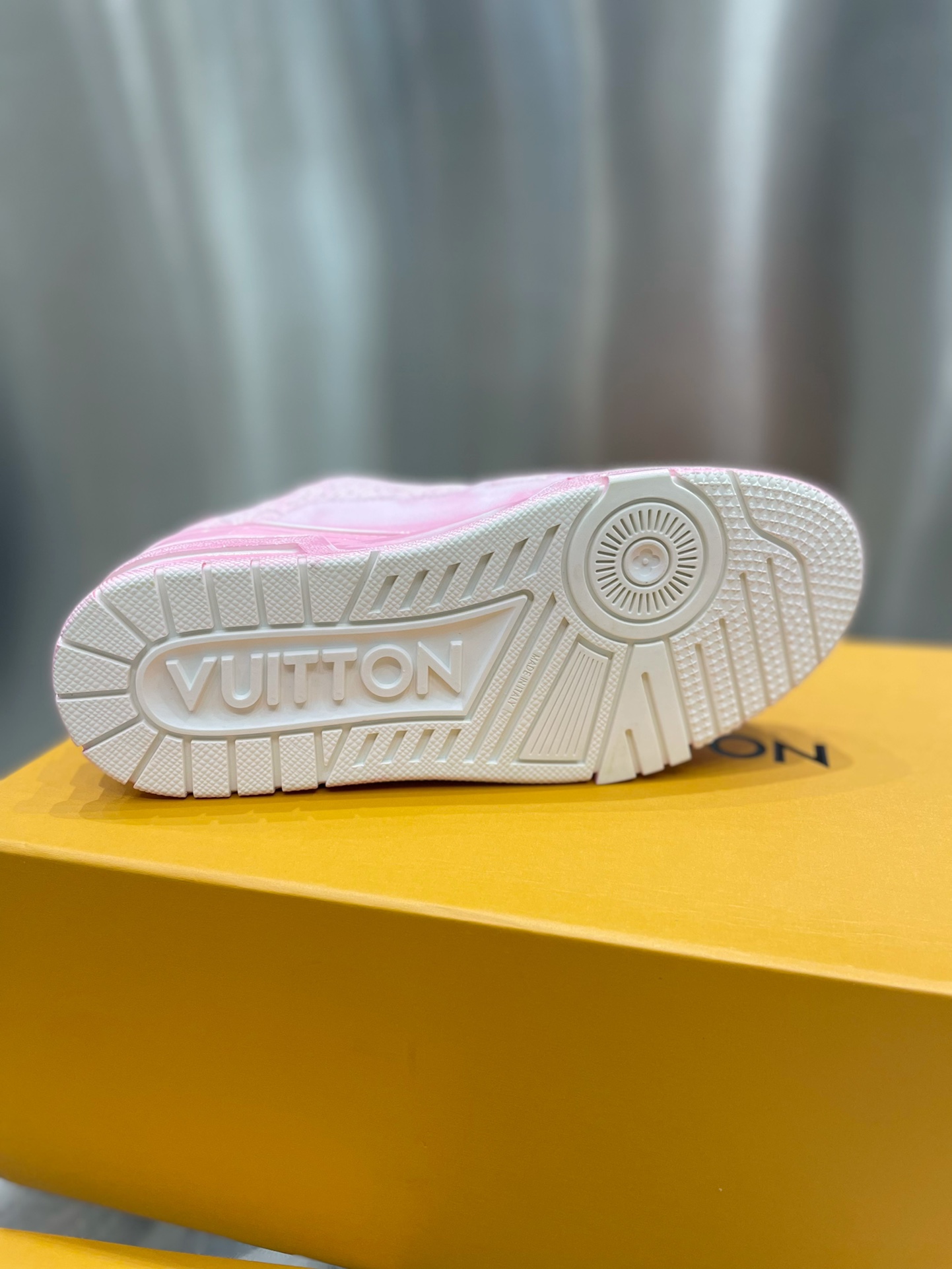 High Quality L*V Trainer Pink for Women