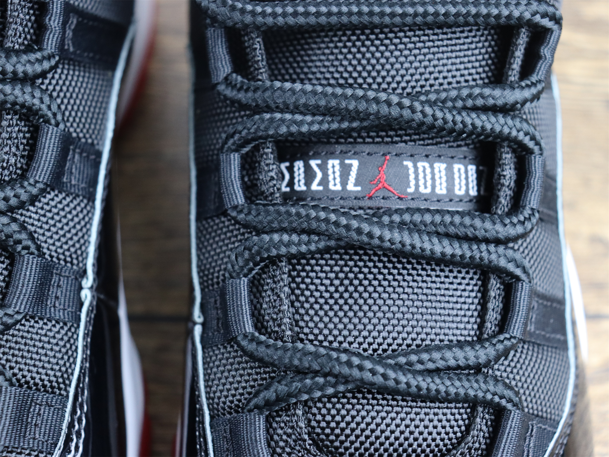 Jordan 11 Retro Playoffs Bred