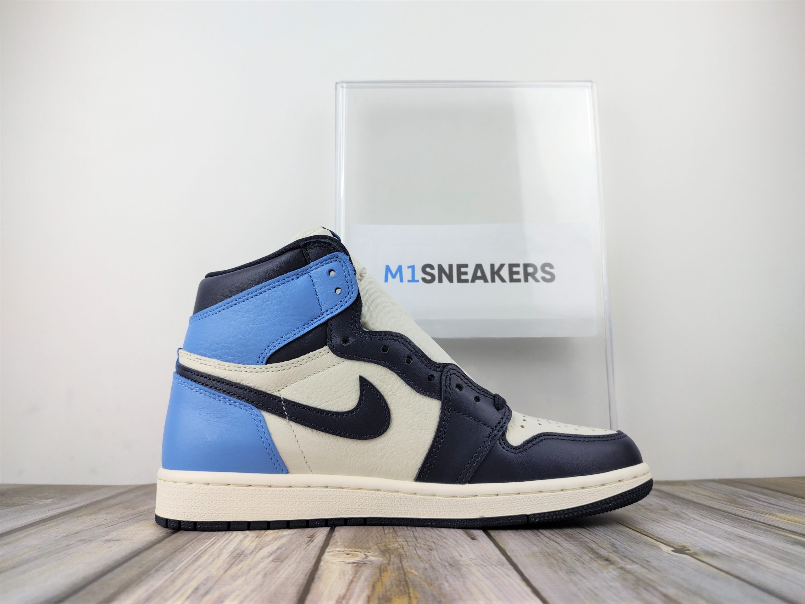 Jordan 1 Retro High Obsidian UNC