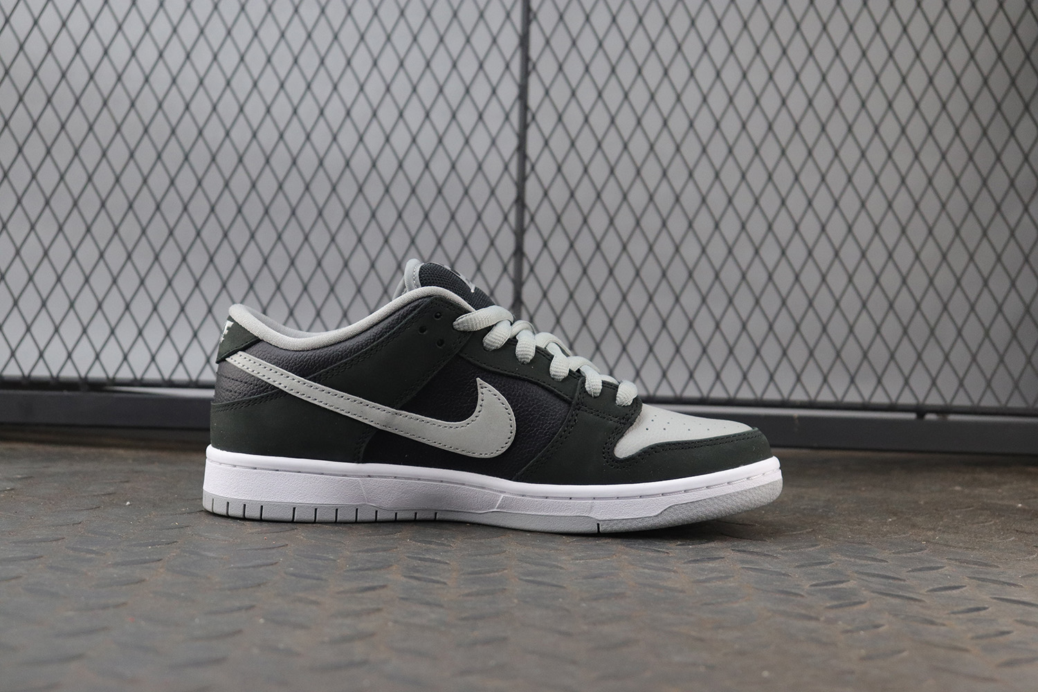M Batch Nike SB Dunk Low J-Pack Shadow