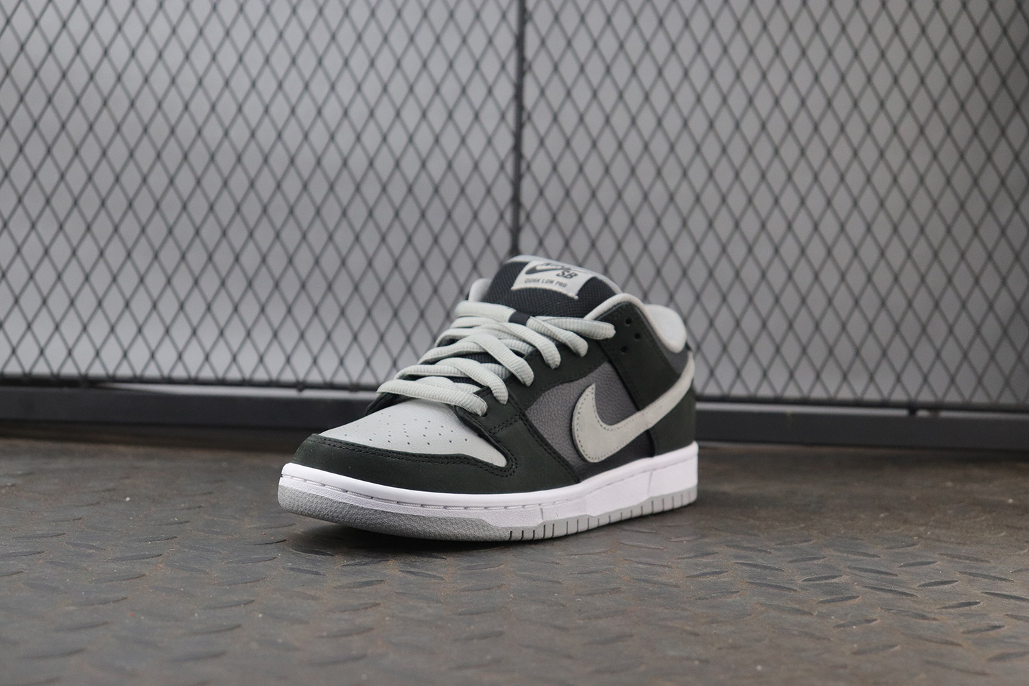 M Batch Nike SB Dunk Low J-Pack Shadow