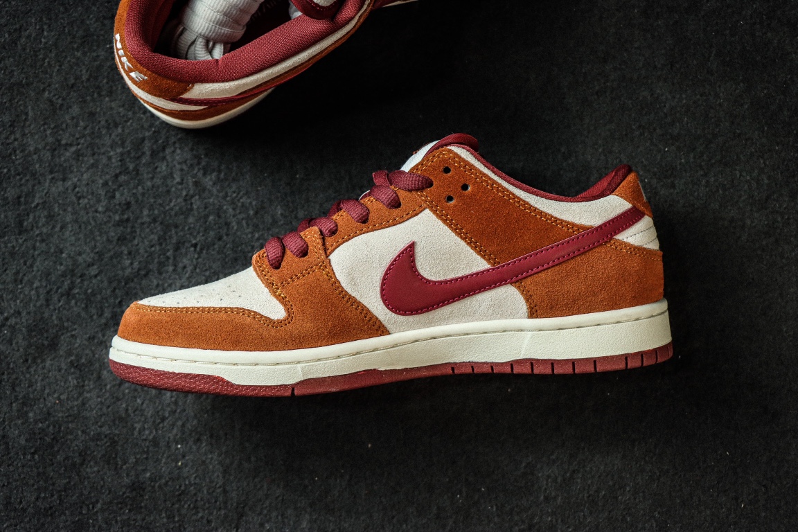 Nike SB Dunk Low Pro Dark Russet Cedar