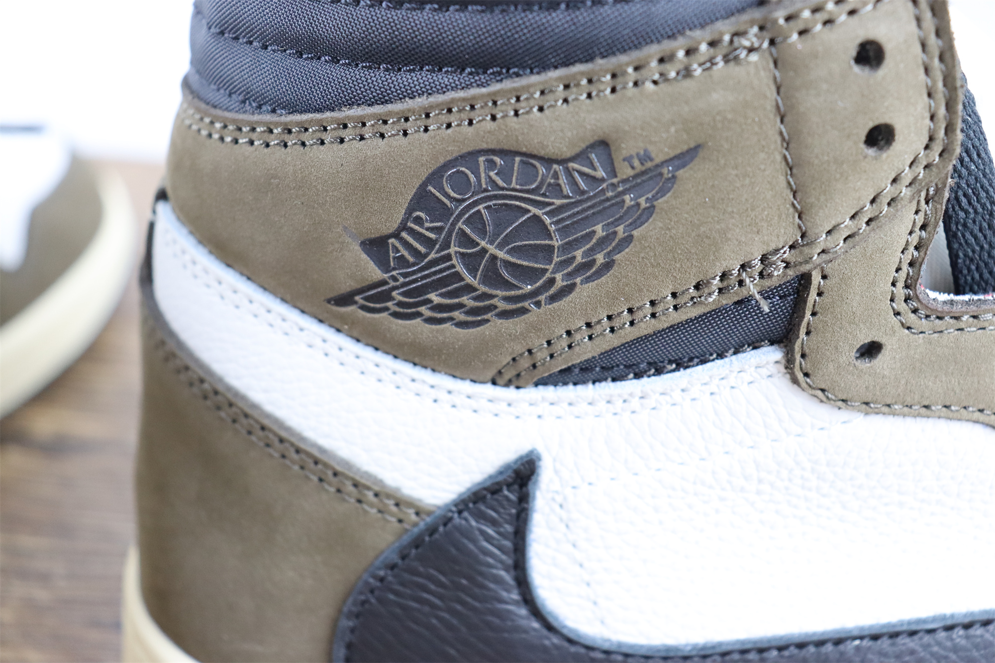 Jordan 1 Retro High Travis Scott