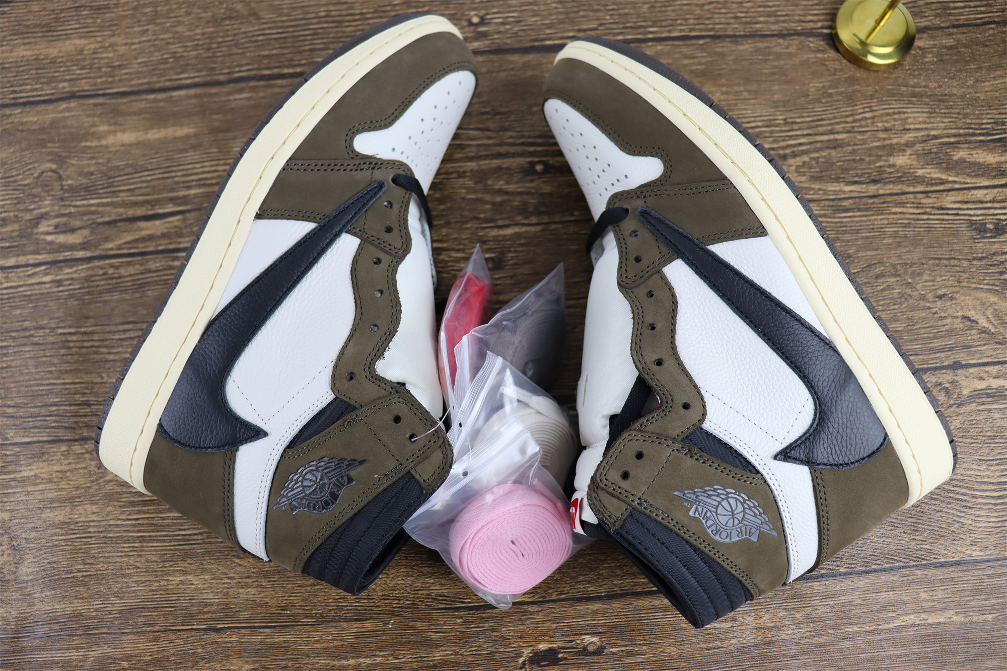 Jordan 1 Retro High Travis Scott