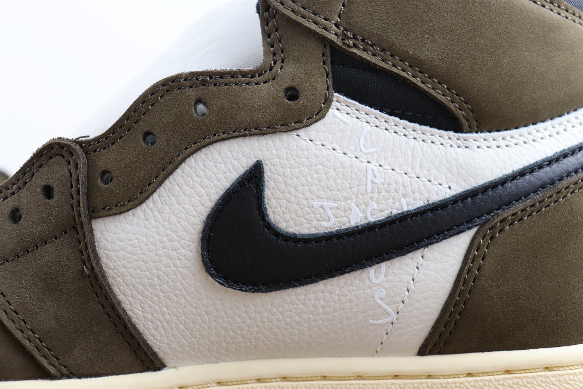 Jordan 1 Retro High Travis Scott