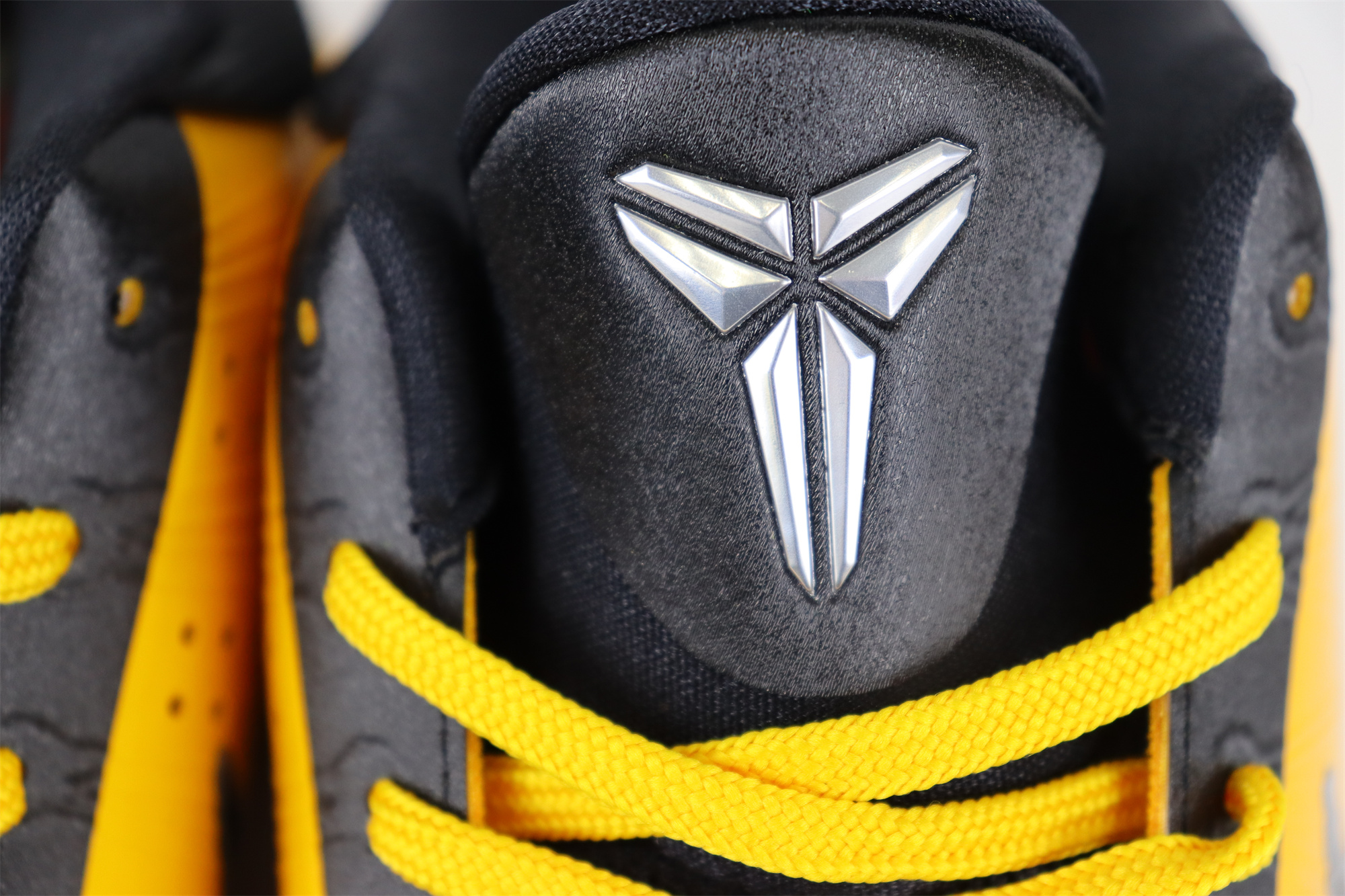 Kobe 5 Protro Bruce Lee