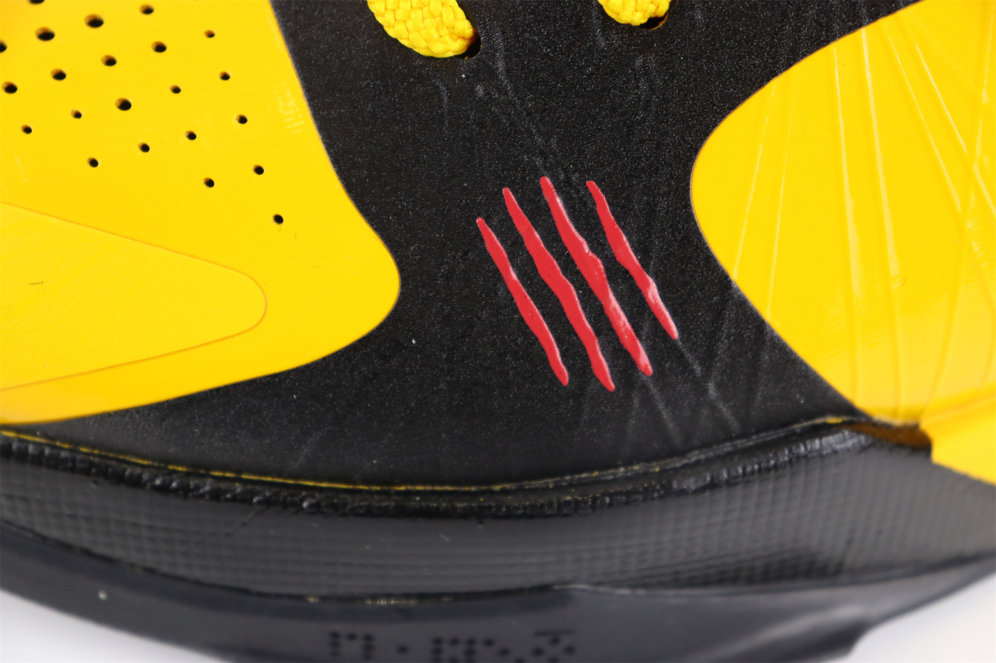 Kobe 5 Protro Bruce Lee