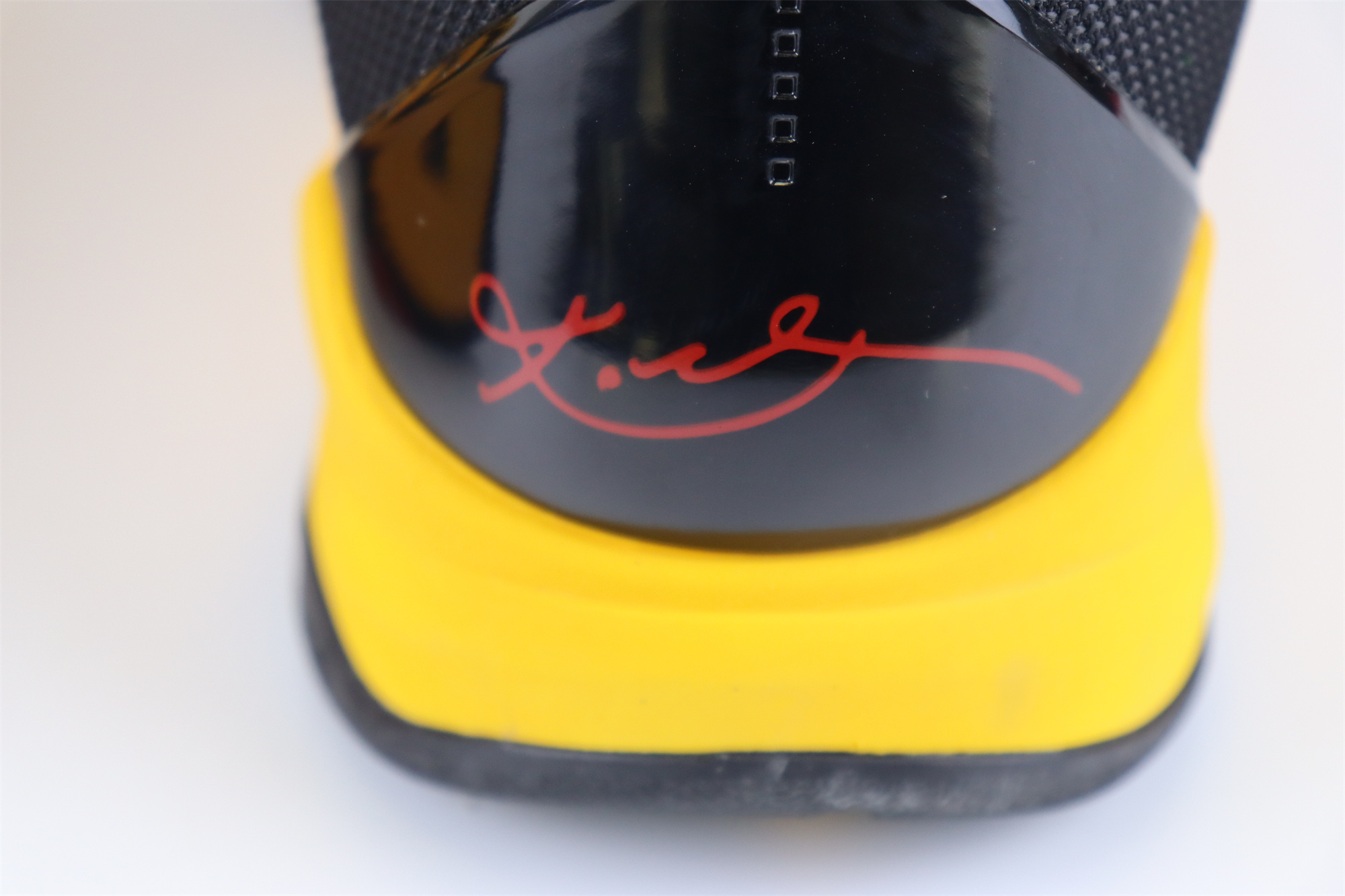 Kobe 5 Protro Bruce Lee