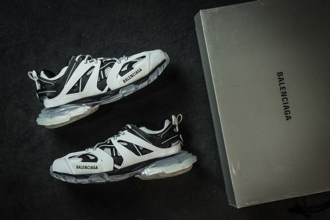 Balenciag Sneaker Track 3.0