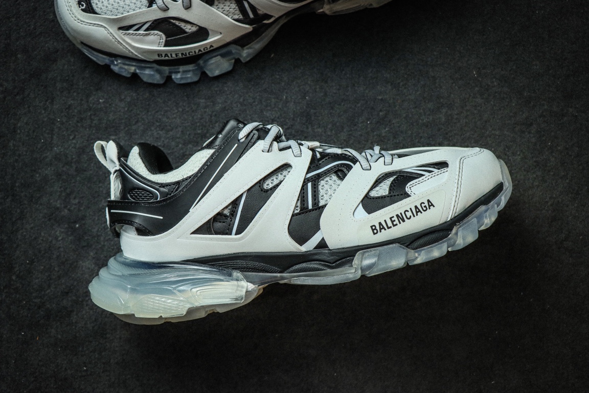 Balenciag Sneaker Track 3.0