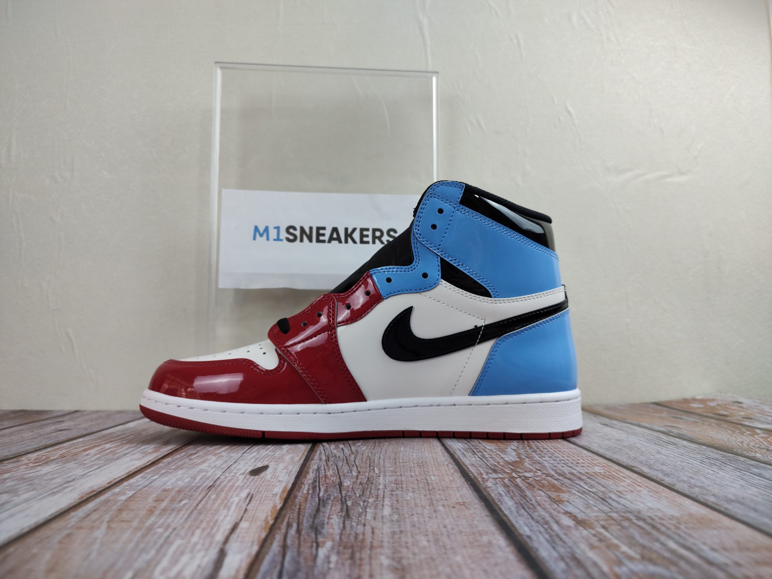 Jordan 1 Retro High Fearless UNC Chicago