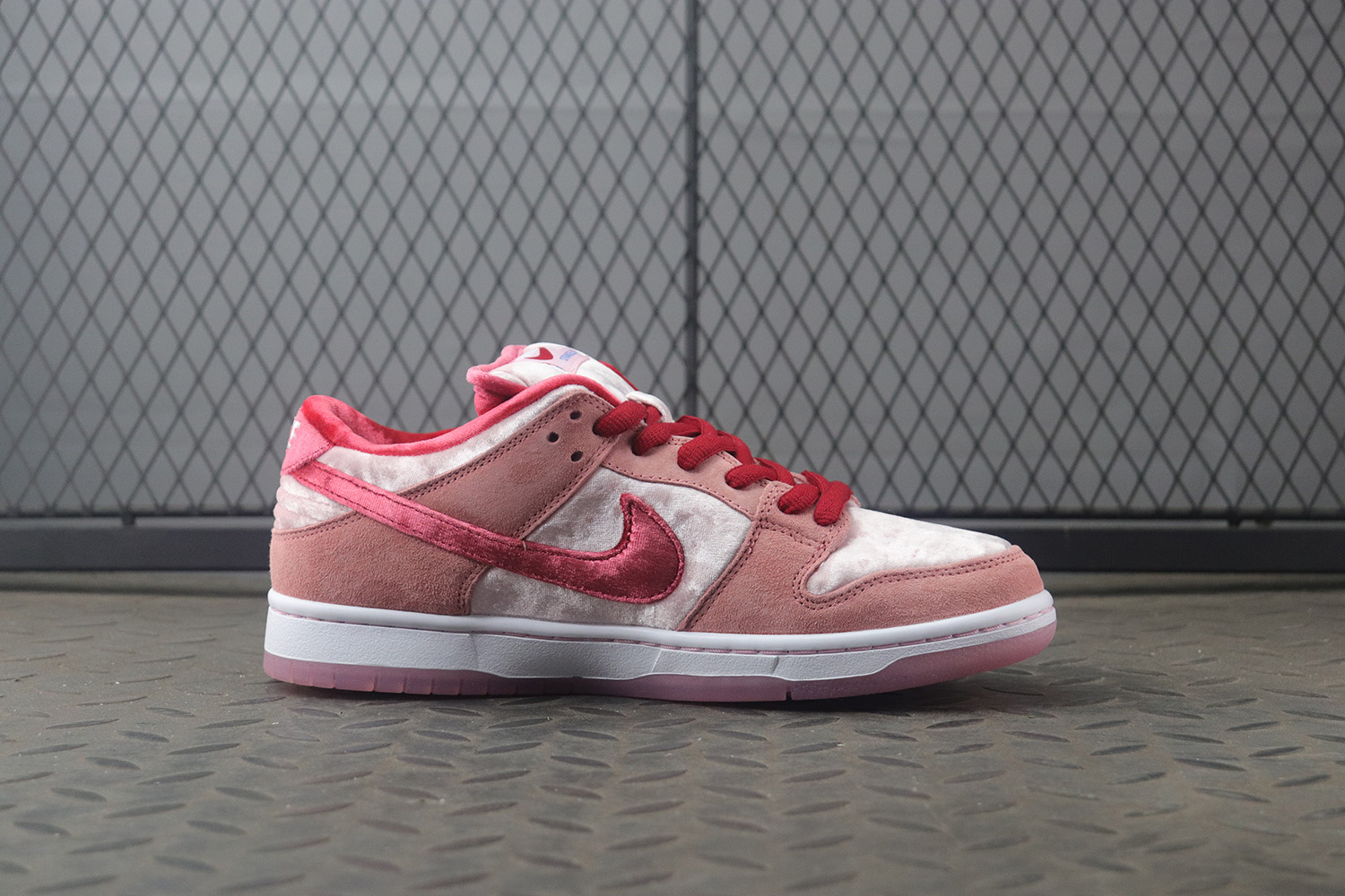 M Batch Nike SB Dunk Low StrangeLove Skateboards