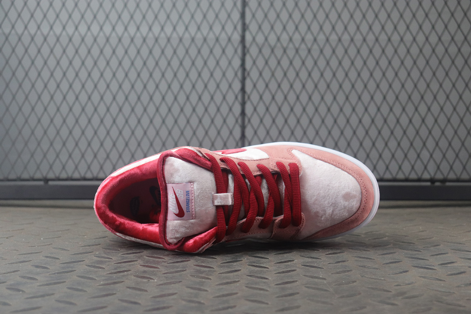 M Batch Nike SB Dunk Low StrangeLove Skateboards