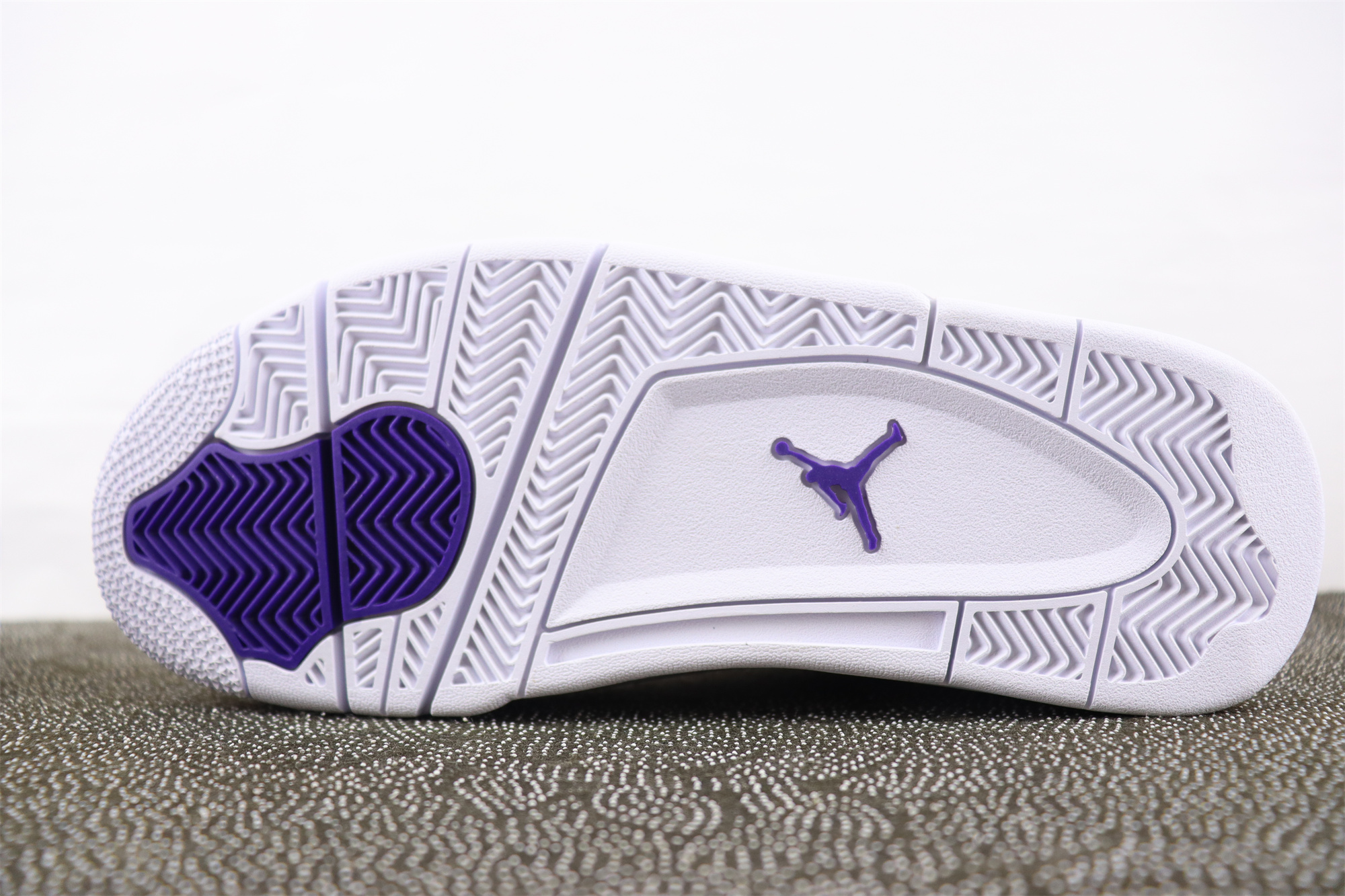 Jordan 4 Retro Metallic Purple