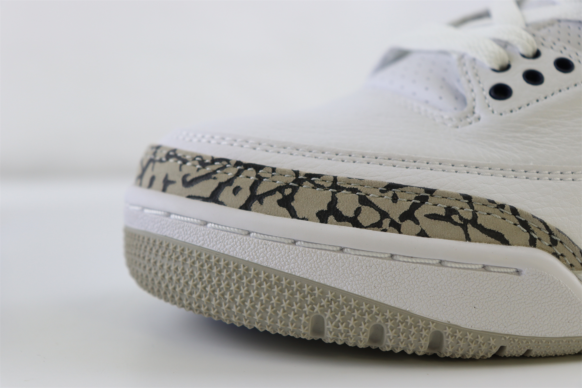 Jordan 3 Retro UNC