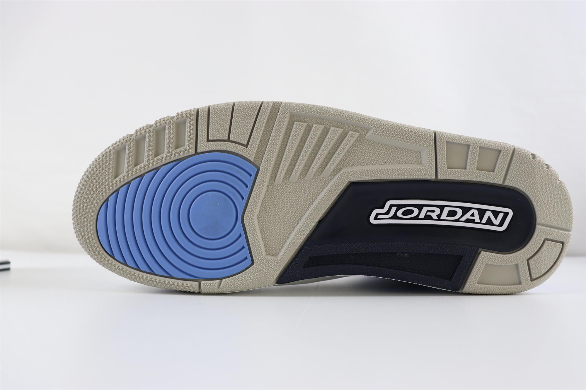 Jordan 3 Retro UNC