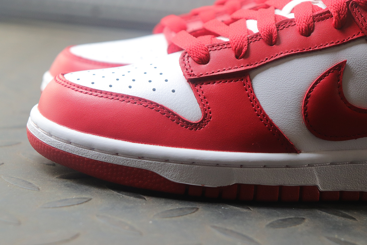 M Batch Nike Dunk Low University Red (2020)