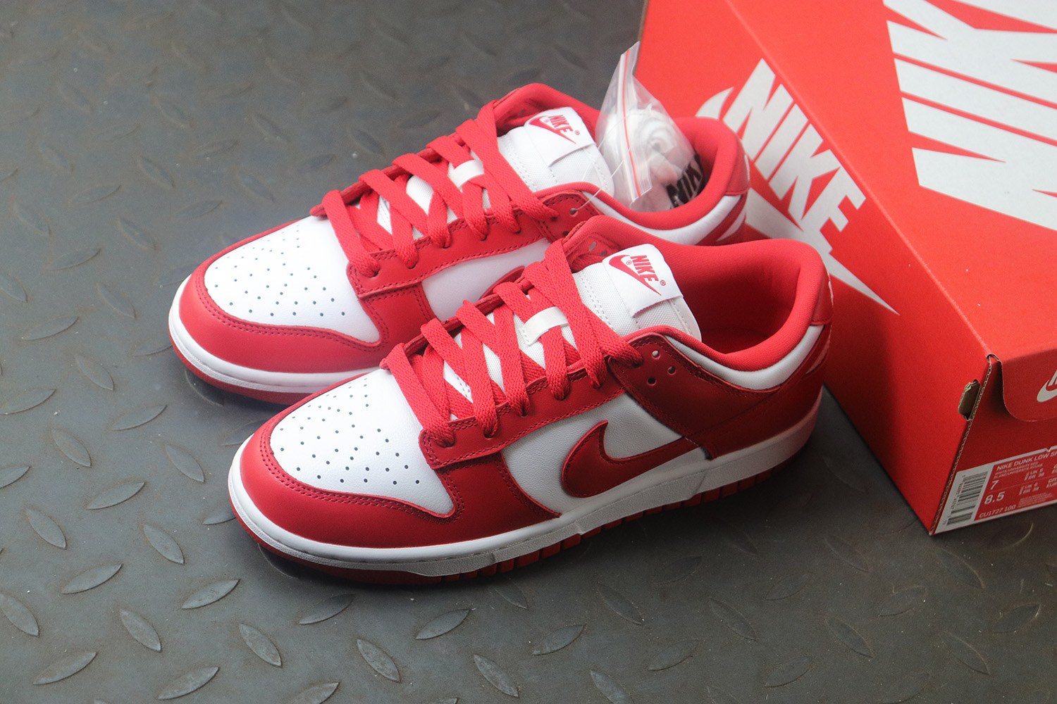 M Batch Nike Dunk Low University Red (2020)