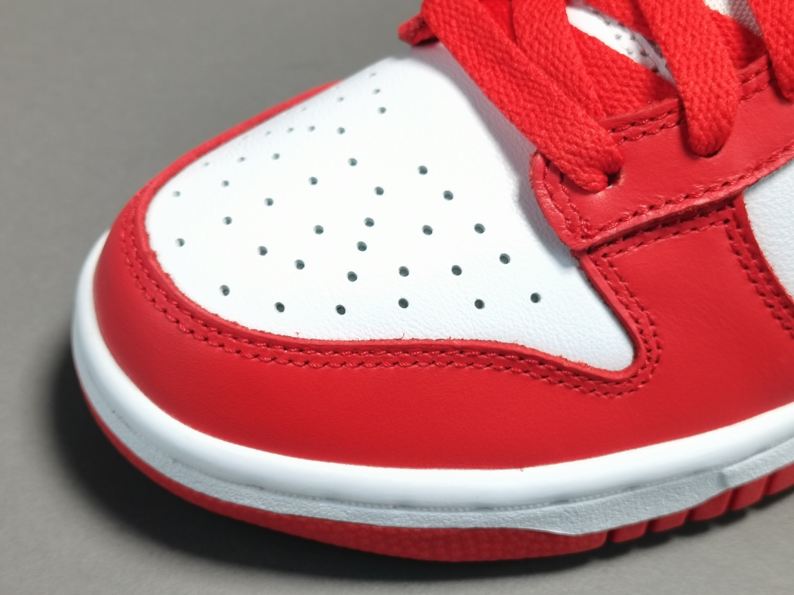 Nike Dunk Low University Red (2020)
