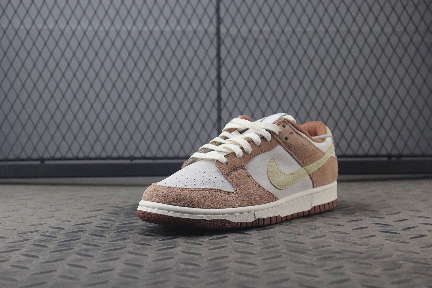 M Batch Nike Dunk Low Medium Curry