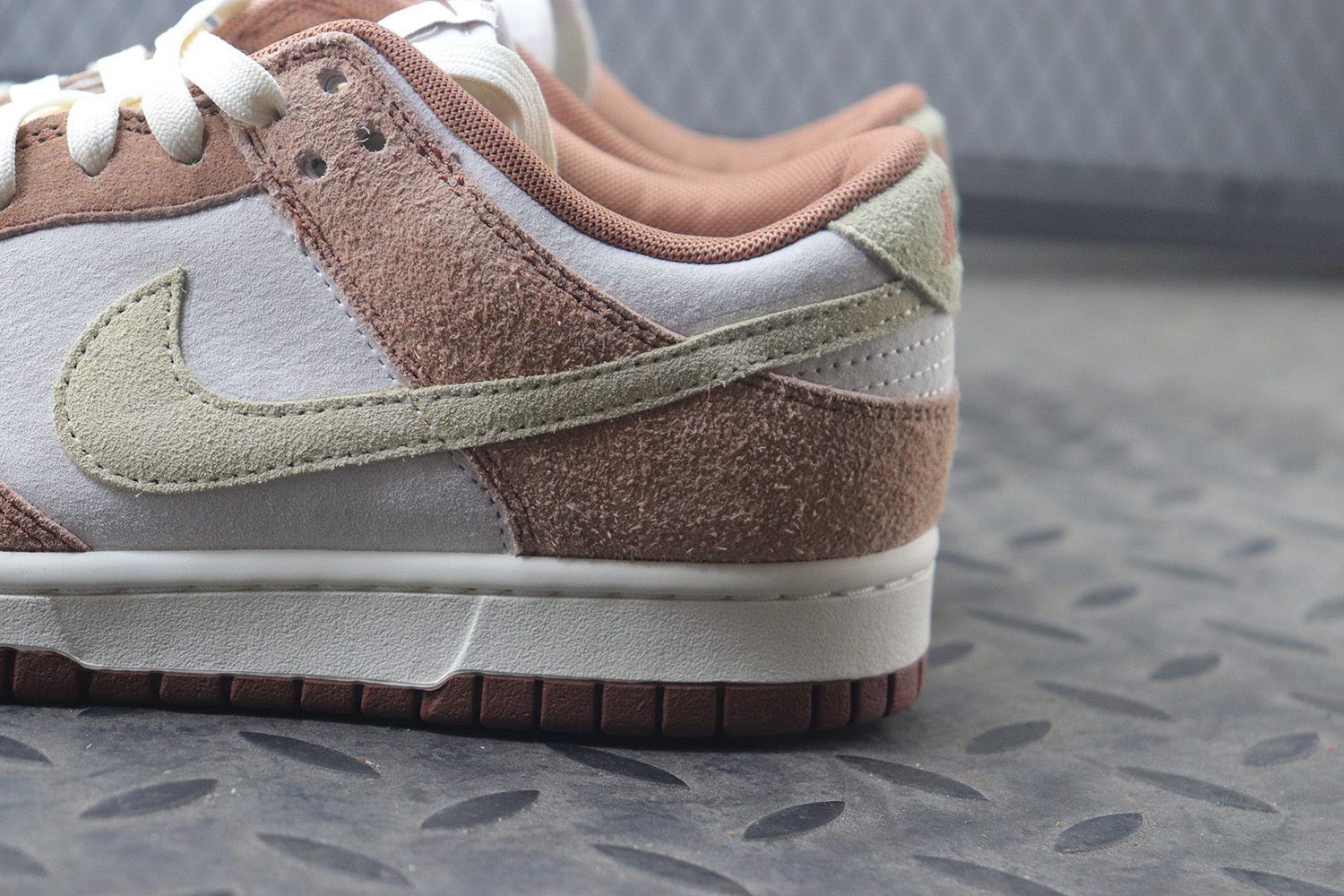 M Batch Nike Dunk Low Medium Curry