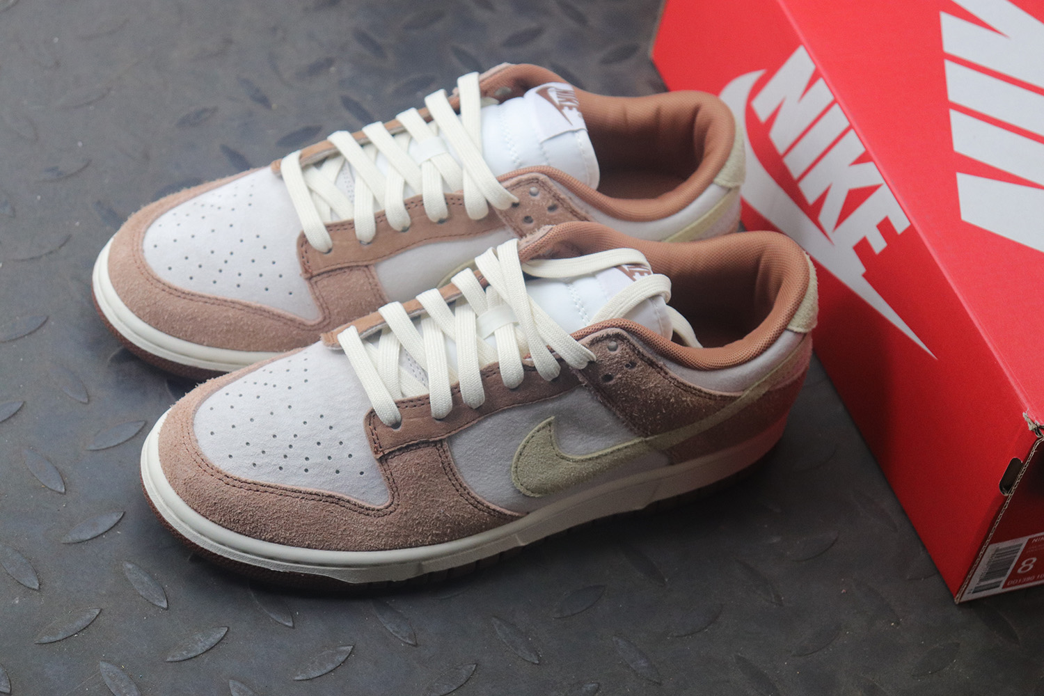 M Batch Nike Dunk Low Medium Curry