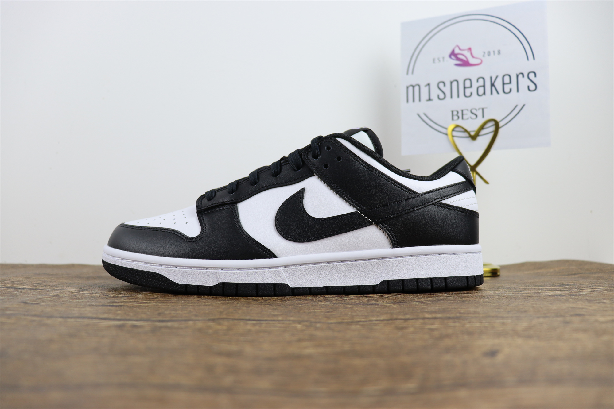 M Batch Dunk Low Retro White Black Panda
