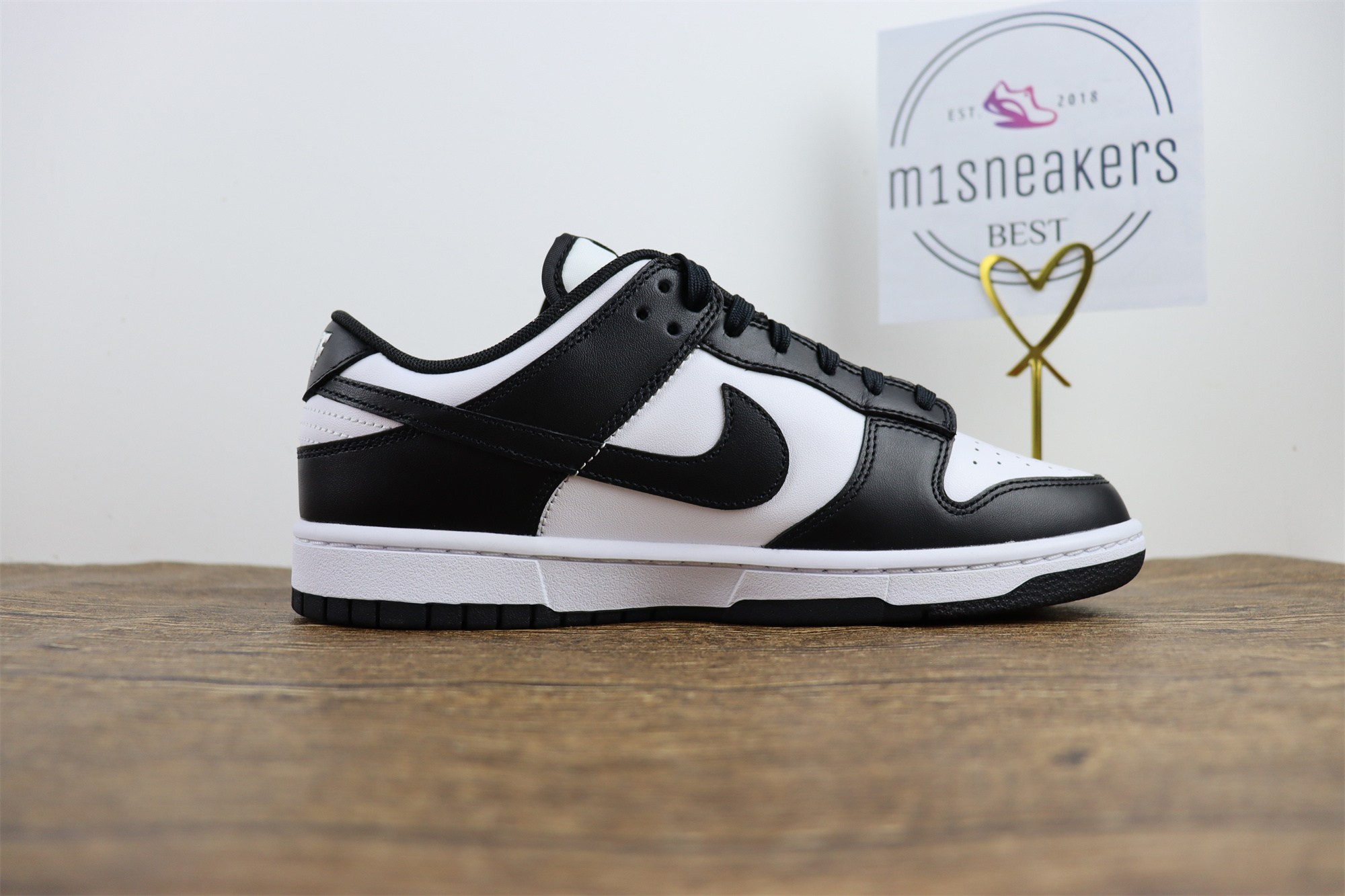 M Batch Dunk Low Retro White Black Panda
