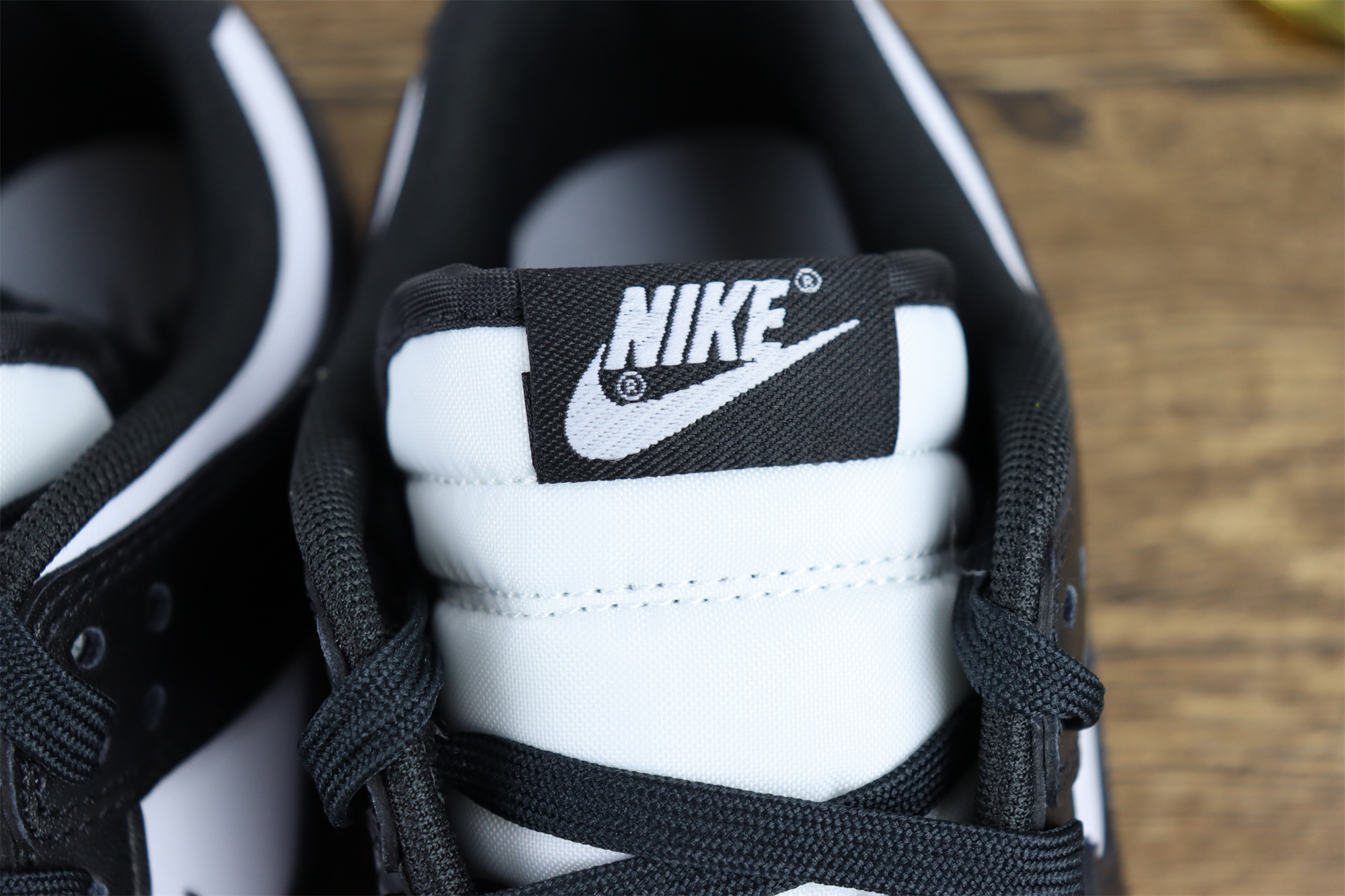 M Batch Dunk Low Retro White Black Panda