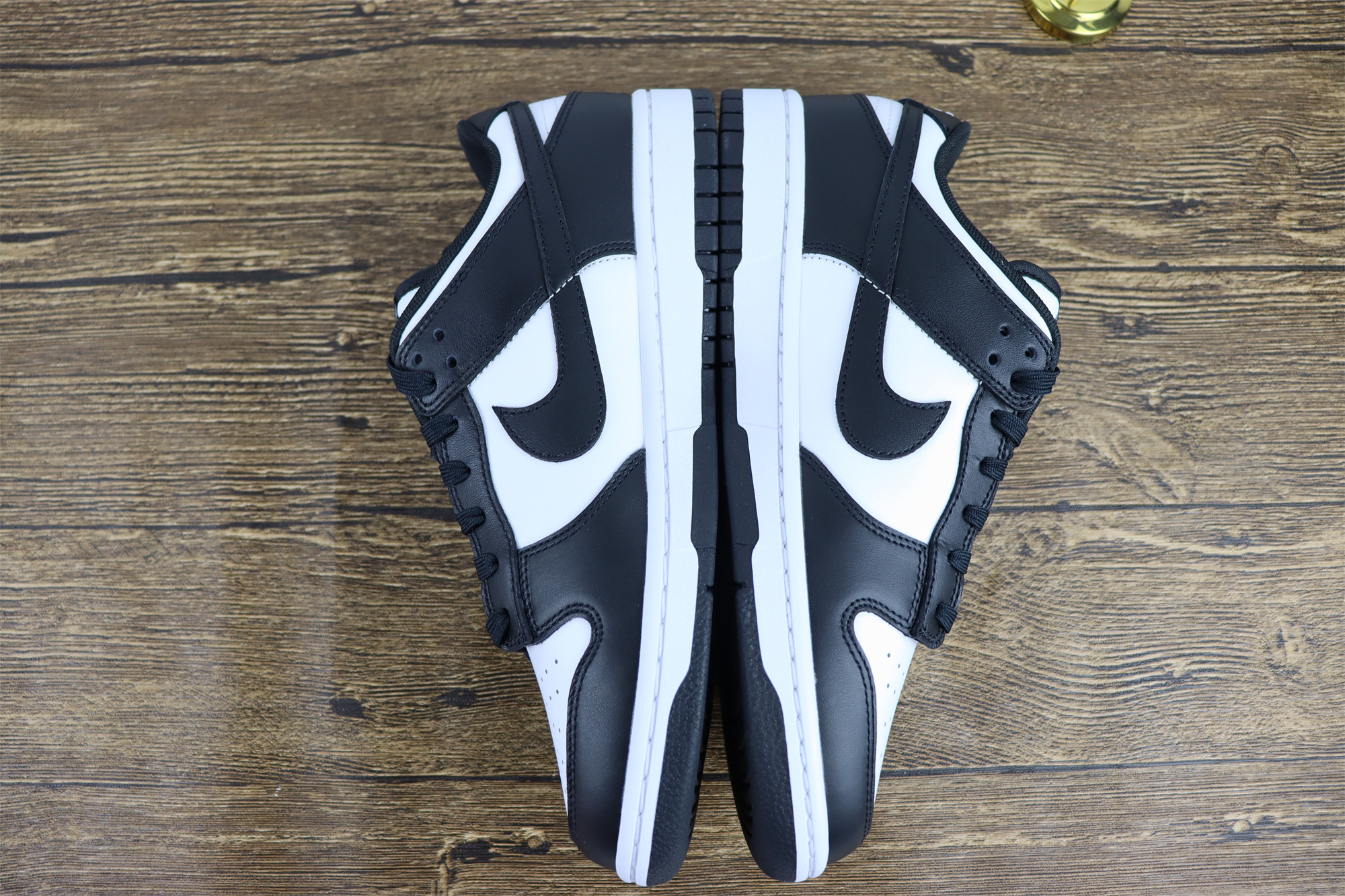 M Batch Dunk Low Retro White Black Panda