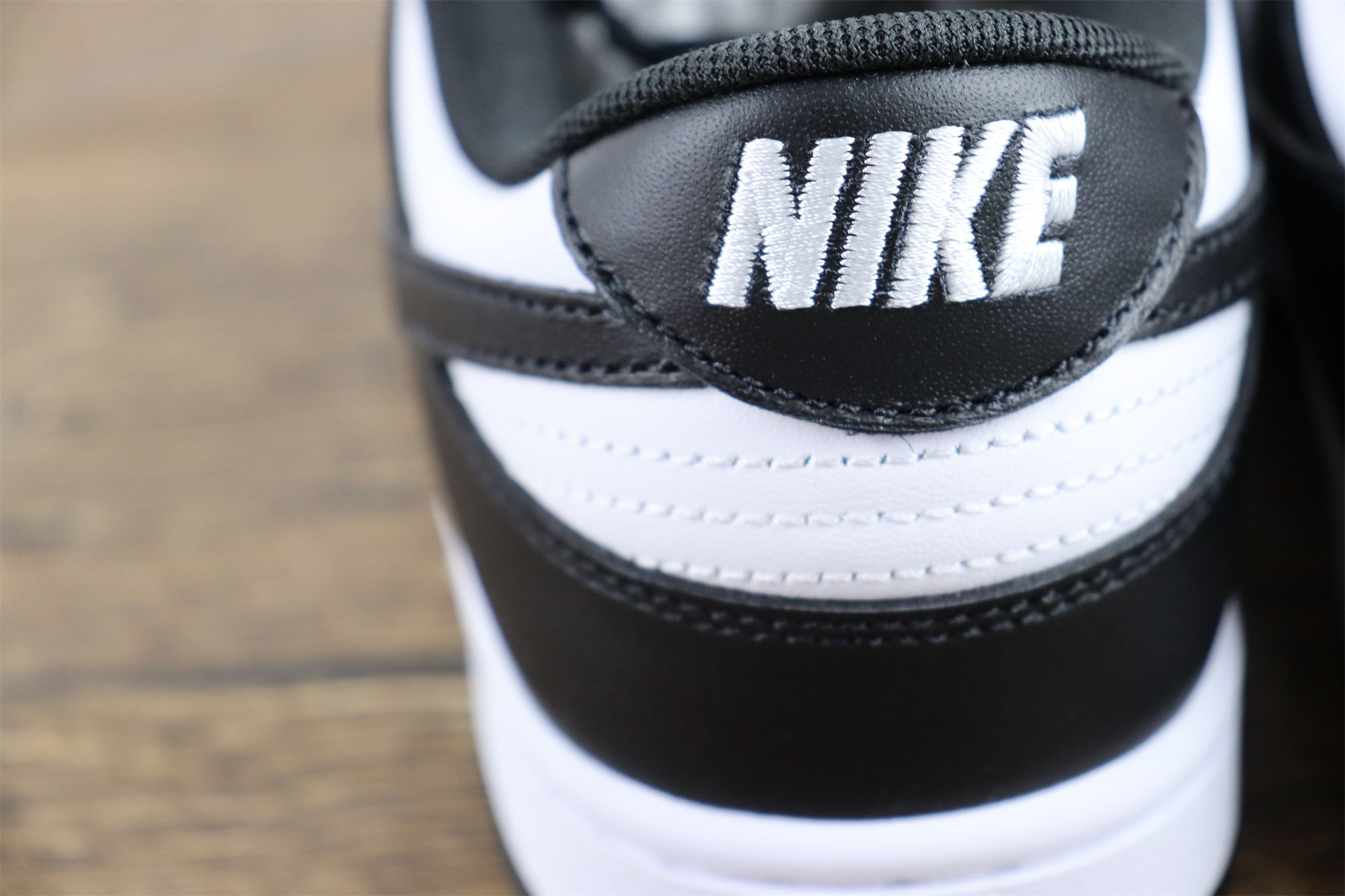 M Batch Dunk Low Retro White Black Panda