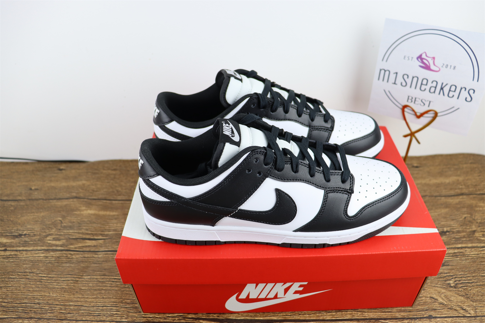 M Batch Dunk Low Retro White Black Panda