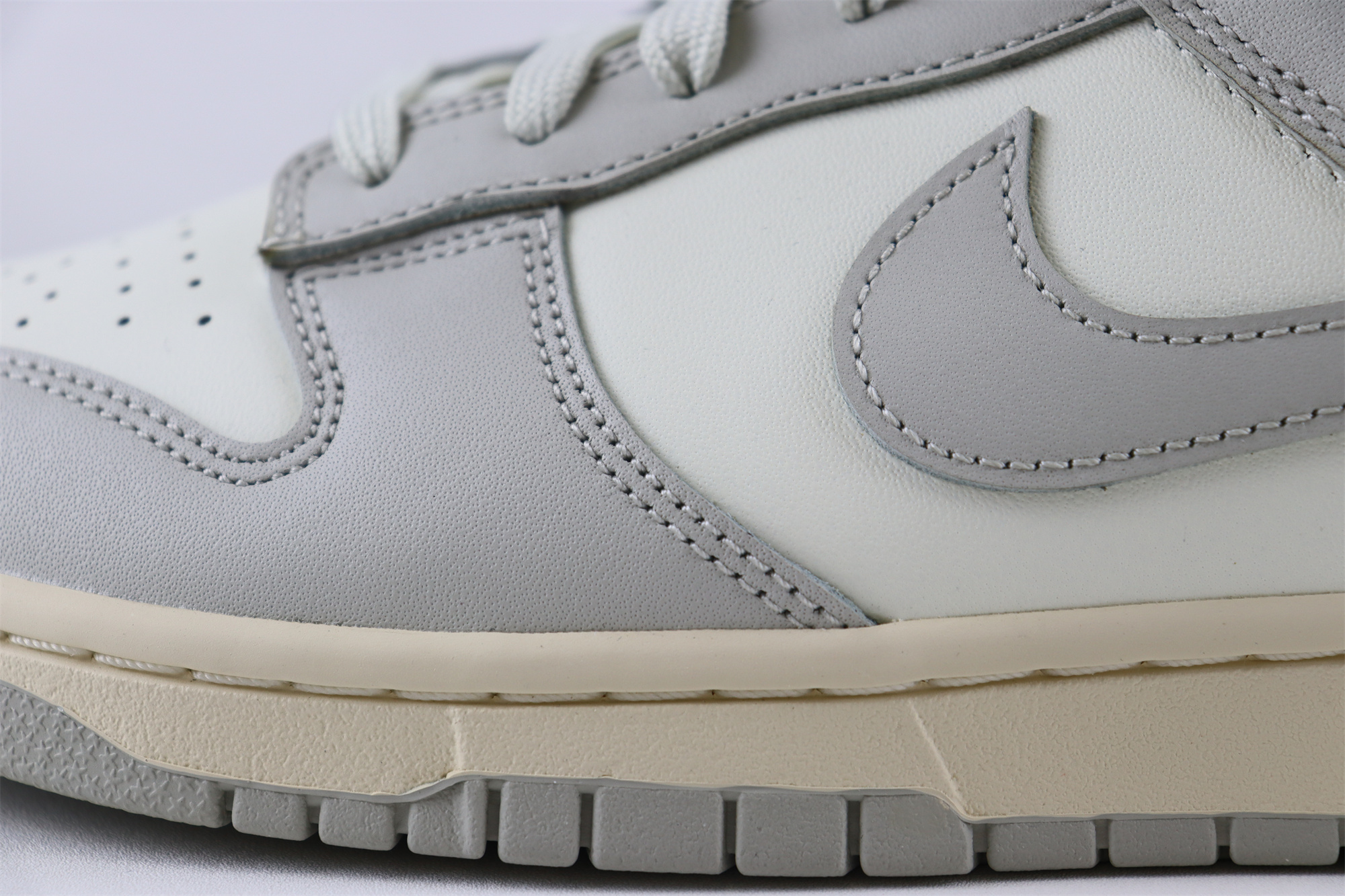M Batch Nike Dunk Low Sail Light Bone