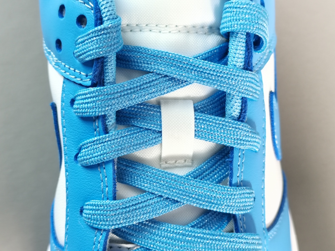 Nike Dunk Low UNC (2021)