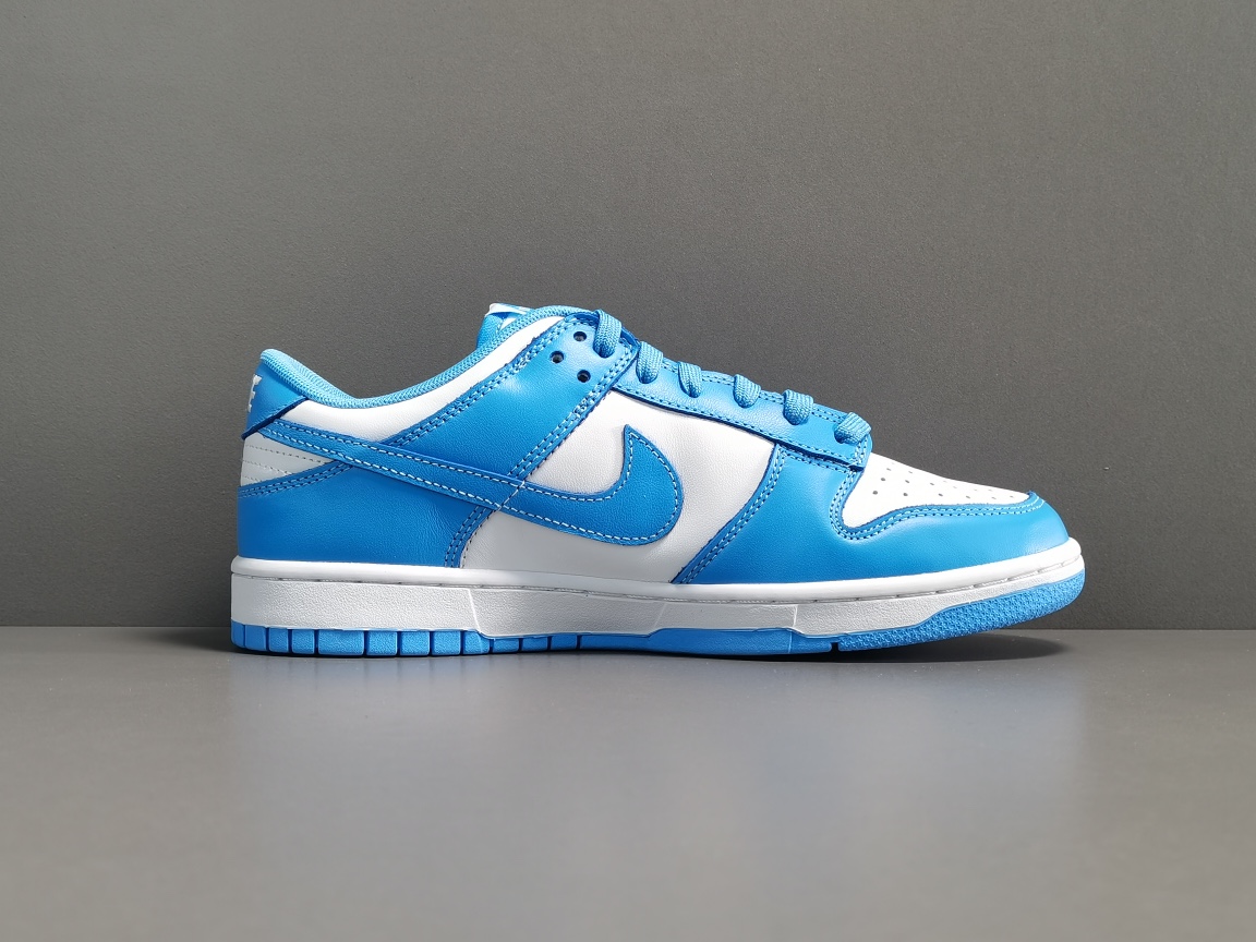 Nike Dunk Low UNC (2021)