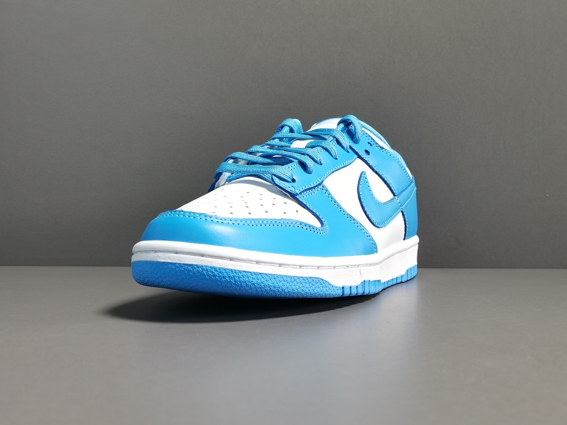 Nike Dunk Low UNC (2021)