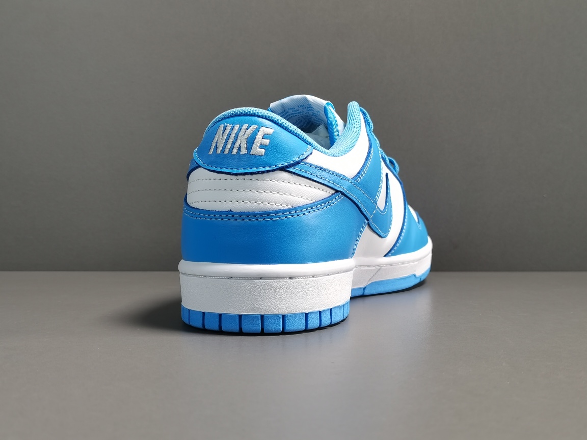 Nike Dunk Low UNC (2021)