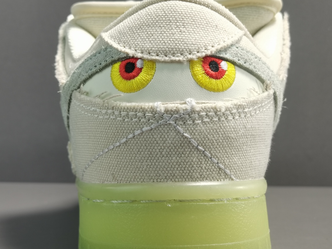 Nike SB Dunk Low Mummy