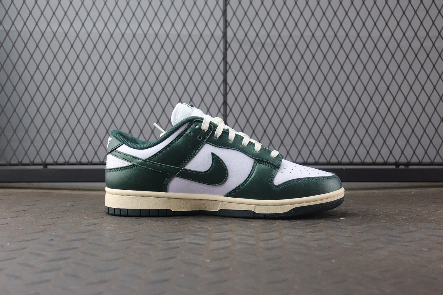 M Batch Nike Dunk Low Vintage Green