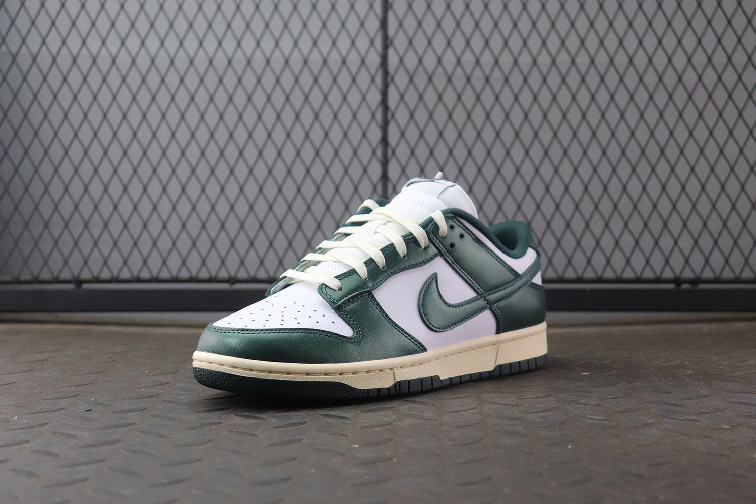 M Batch Nike Dunk Low Vintage Green
