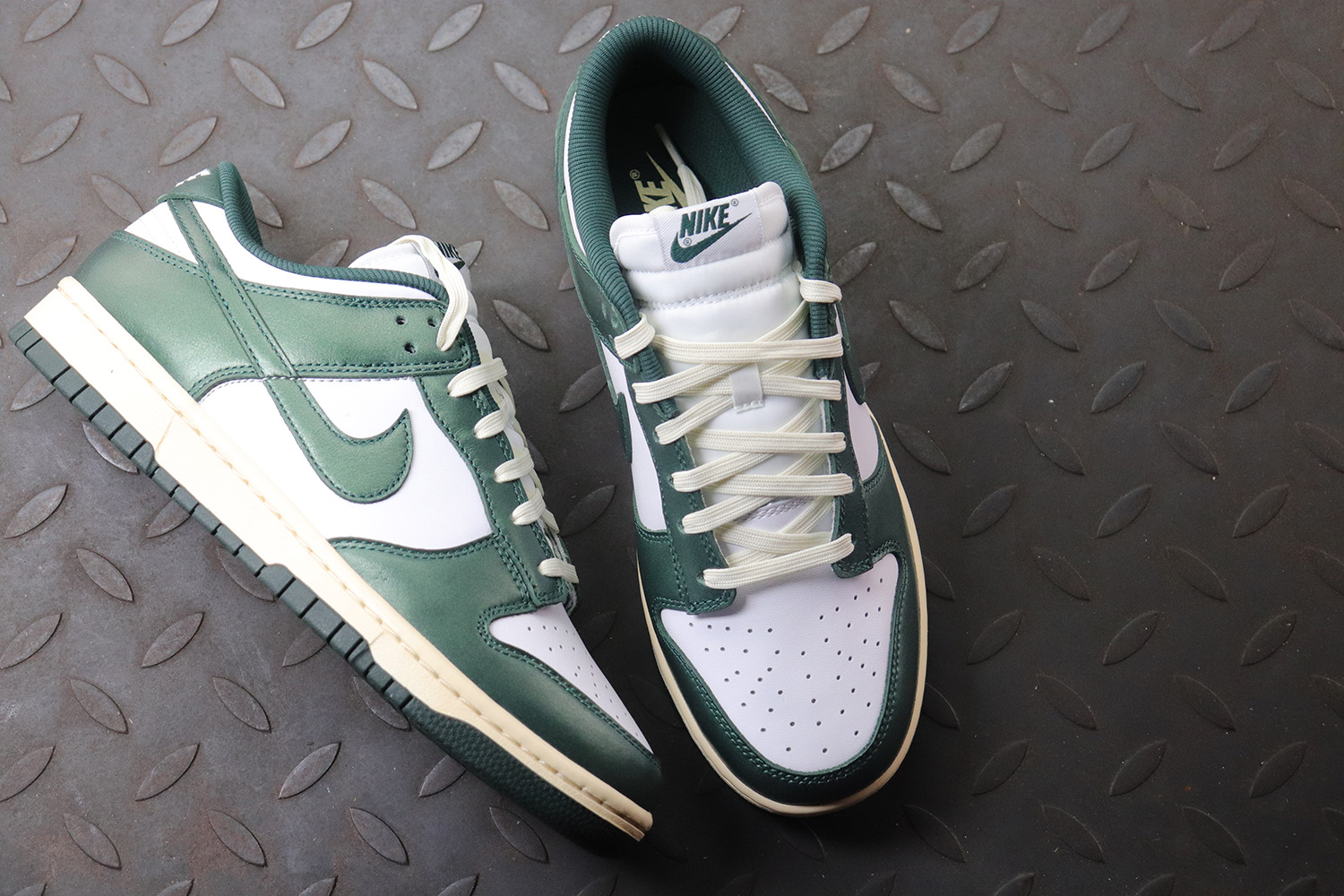 M Batch Nike Dunk Low Vintage Green