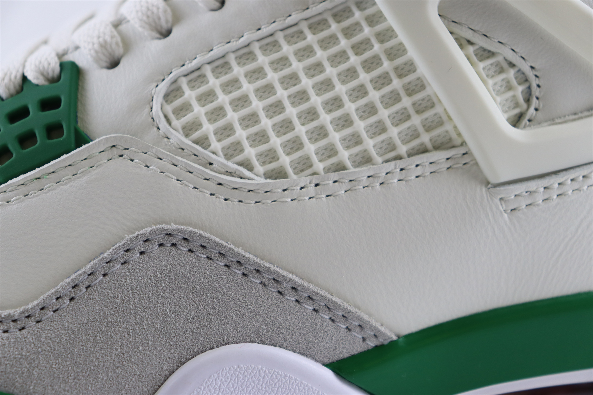 OG batch Jordan 4 Retro SB Pine Green