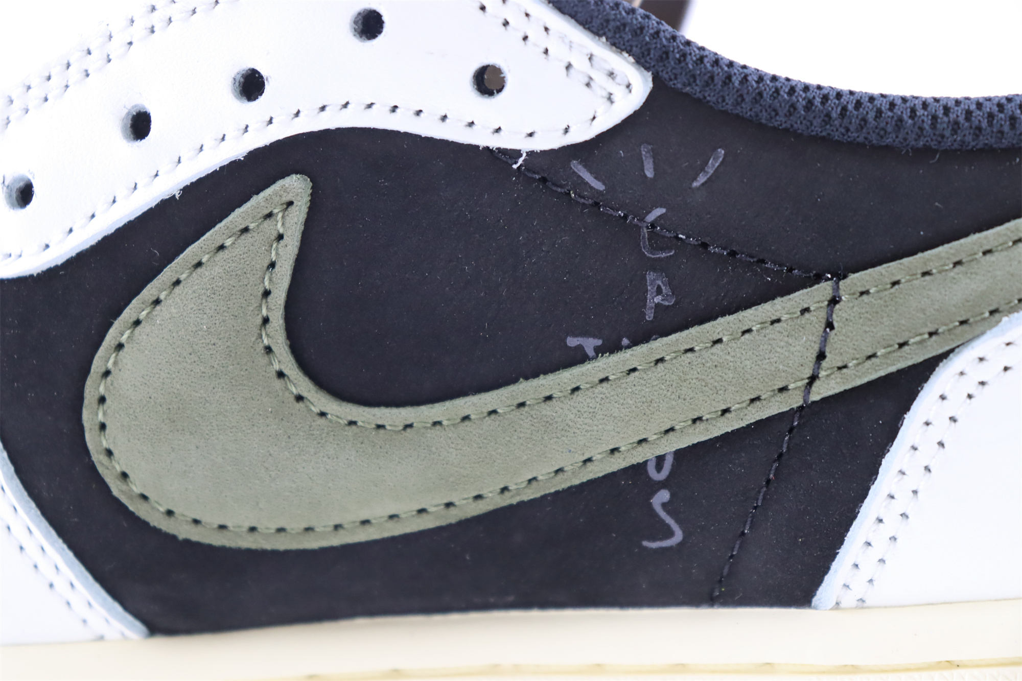 Jordan 1 Retro Low OG SP Travis Scott Olive