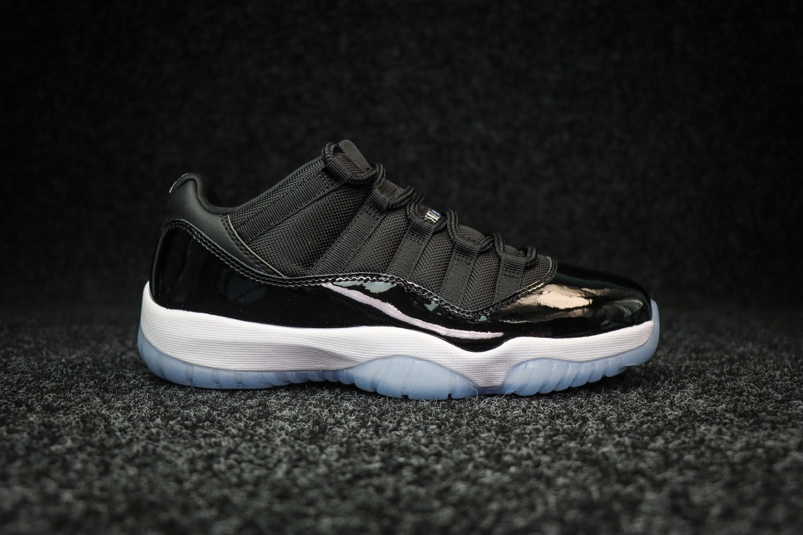 Air Jordan 11 Low “Space Jam”