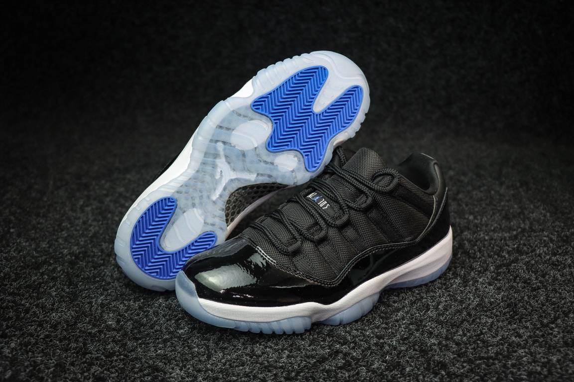Air Jordan 11 Low “Space Jam”