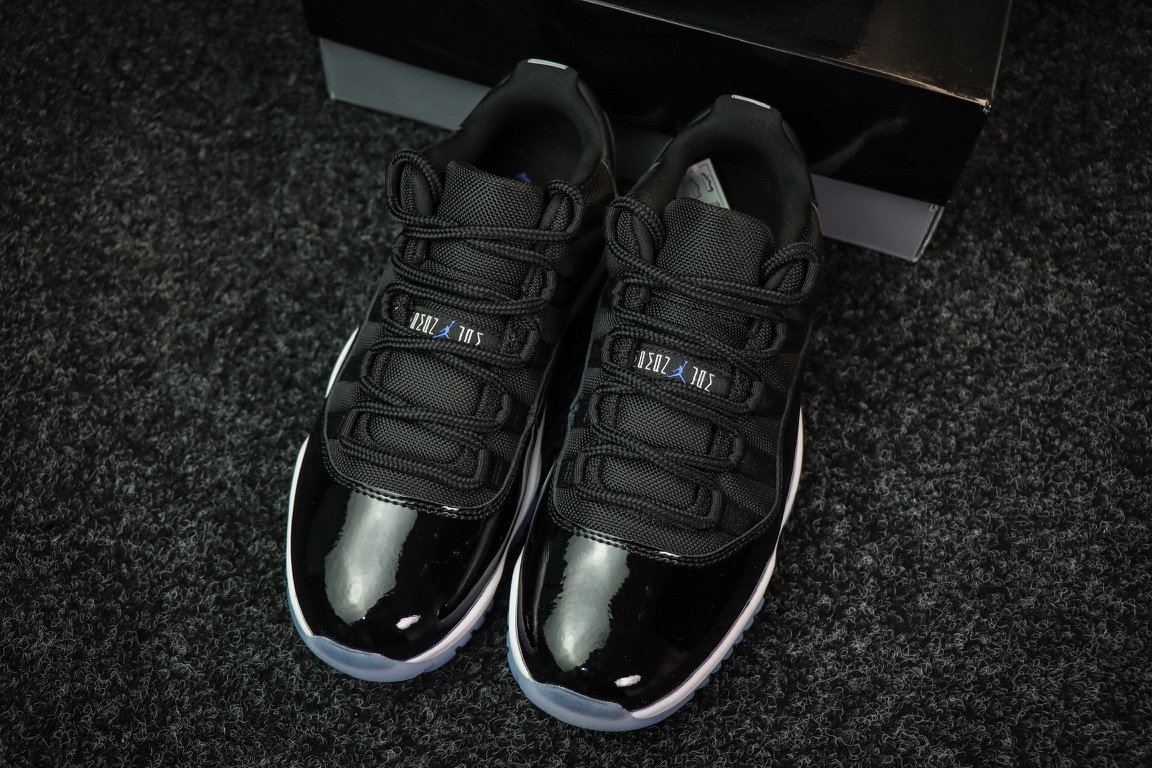 Air Jordan 11 Low “Space Jam”