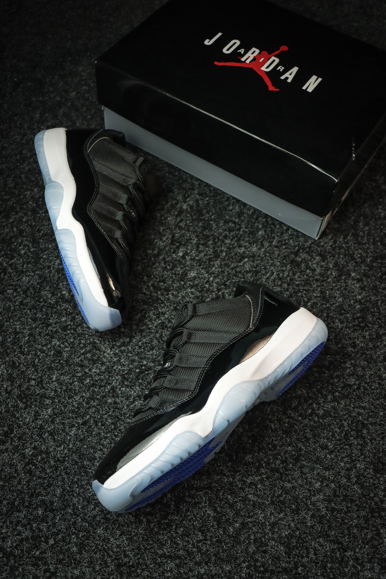 Air Jordan 11 Low “Space Jam”